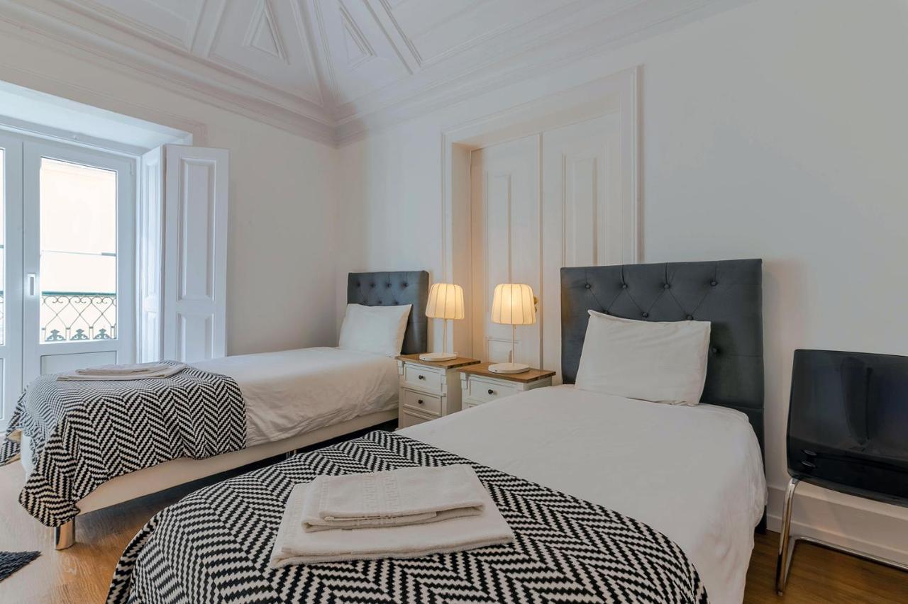 Bairro Alto Palace Special For Groups Up To 24 Guests Apartment ลิสบอน ภายนอก รูปภาพ