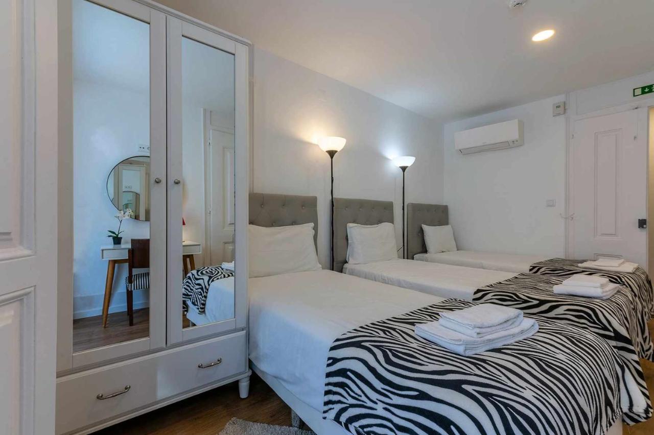 Bairro Alto Palace Special For Groups Up To 24 Guests Apartment ลิสบอน ภายนอก รูปภาพ