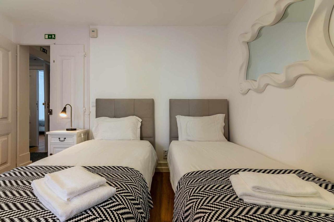 Bairro Alto Palace Special For Groups Up To 24 Guests Apartment ลิสบอน ภายนอก รูปภาพ