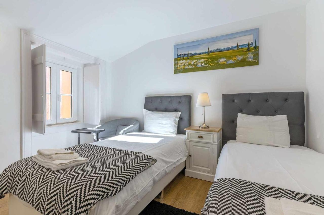 Bairro Alto Palace Special For Groups Up To 24 Guests Apartment ลิสบอน ภายนอก รูปภาพ